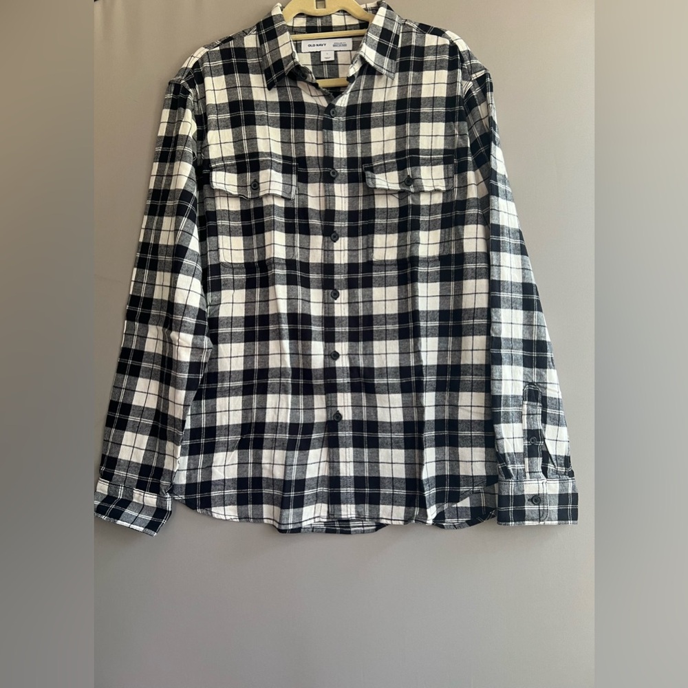 Men's Old Navy Checkered Button Down Shirt